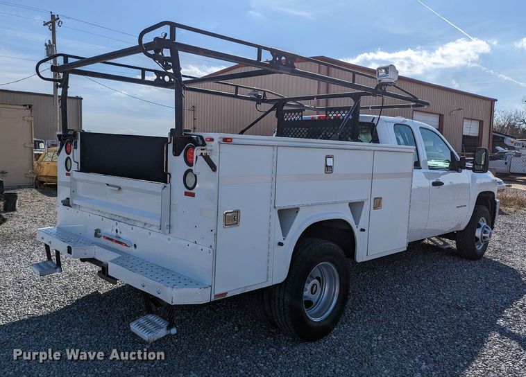 image for item LF9740 2011 Chevrolet Silverado 3500HD  Ext. Cab utility bed pickup truck