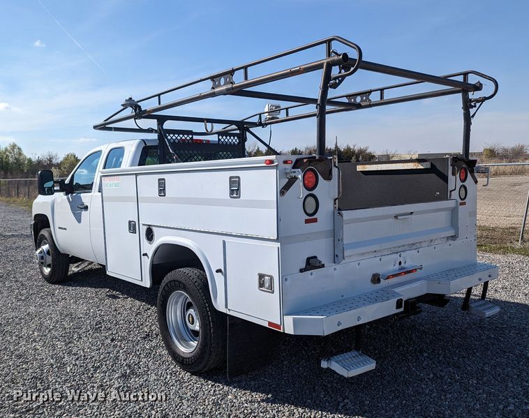 image for item LF9740 2011 Chevrolet Silverado 3500HD  Ext. Cab utility bed pickup truck
