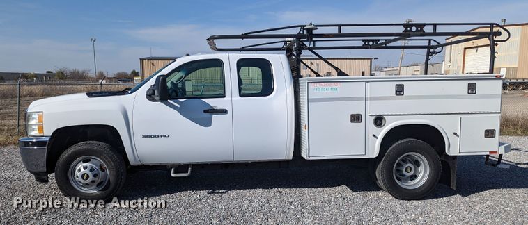 image for item LF9740 2011 Chevrolet Silverado 3500HD  Ext. Cab utility bed pickup truck
