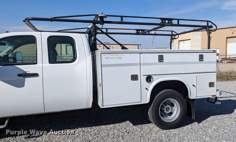 image for item LF9740 2011 Chevrolet Silverado 3500HD  Ext. Cab utility bed pickup truck