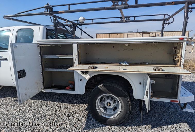 image for item LF9740 2011 Chevrolet Silverado 3500HD  Ext. Cab utility bed pickup truck