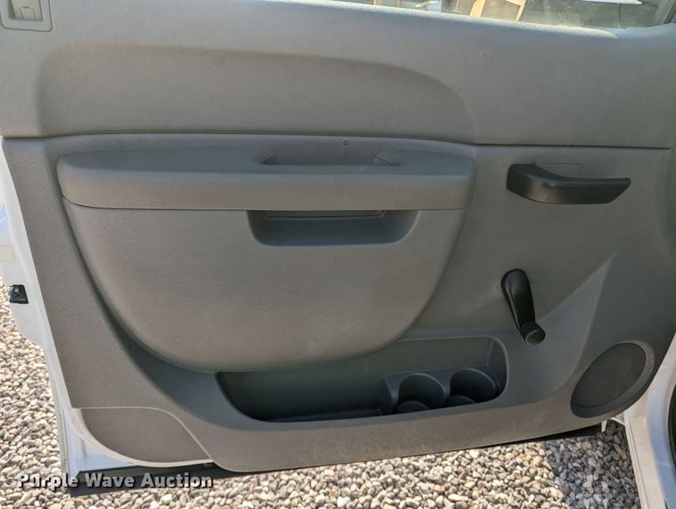 image for item LF9740 2011 Chevrolet Silverado 3500HD  Ext. Cab utility bed pickup truck