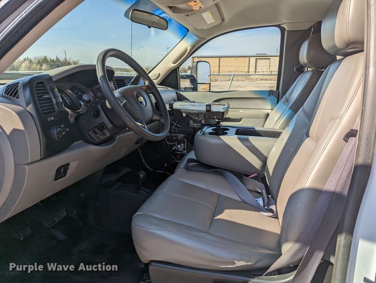 image for item LF9740 2011 Chevrolet Silverado 3500HD  Ext. Cab utility bed pickup truck