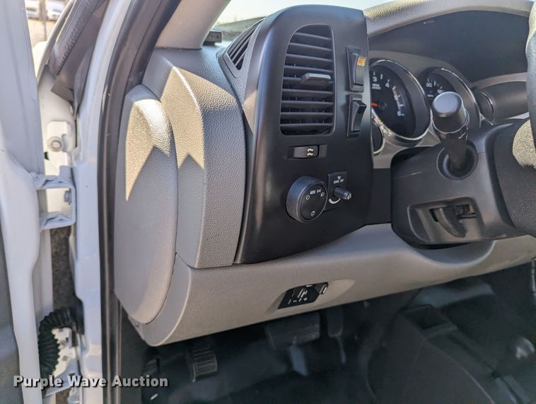 image for item LF9740 2011 Chevrolet Silverado 3500HD  Ext. Cab utility bed pickup truck