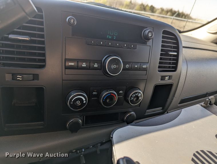 image for item LF9740 2011 Chevrolet Silverado 3500HD  Ext. Cab utility bed pickup truck