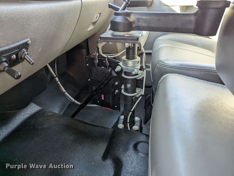 image for item LF9740 2011 Chevrolet Silverado 3500HD  Ext. Cab utility bed pickup truck