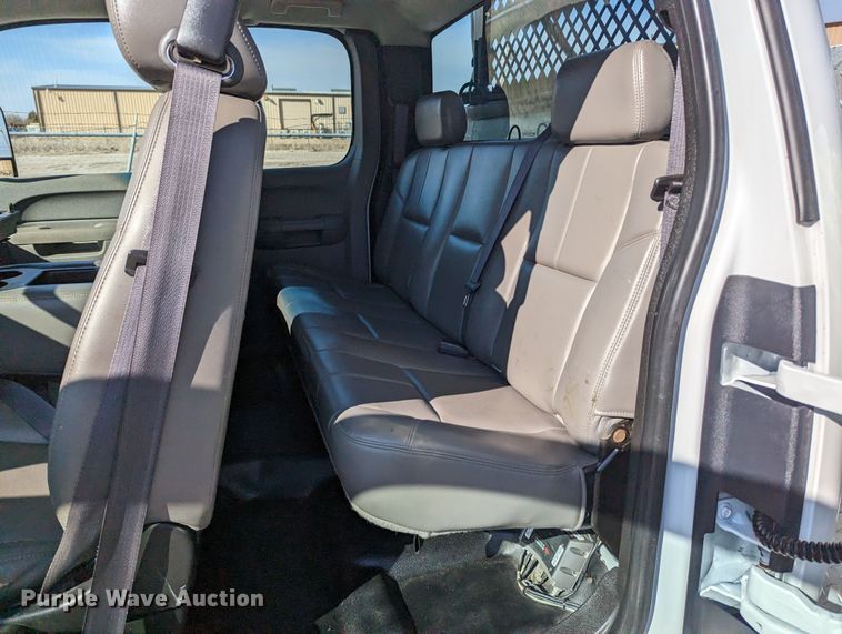 image for item LF9740 2011 Chevrolet Silverado 3500HD  Ext. Cab utility bed pickup truck