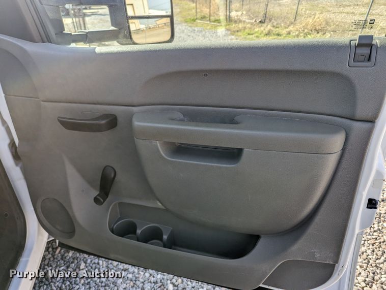 image for item LF9740 2011 Chevrolet Silverado 3500HD  Ext. Cab utility bed pickup truck