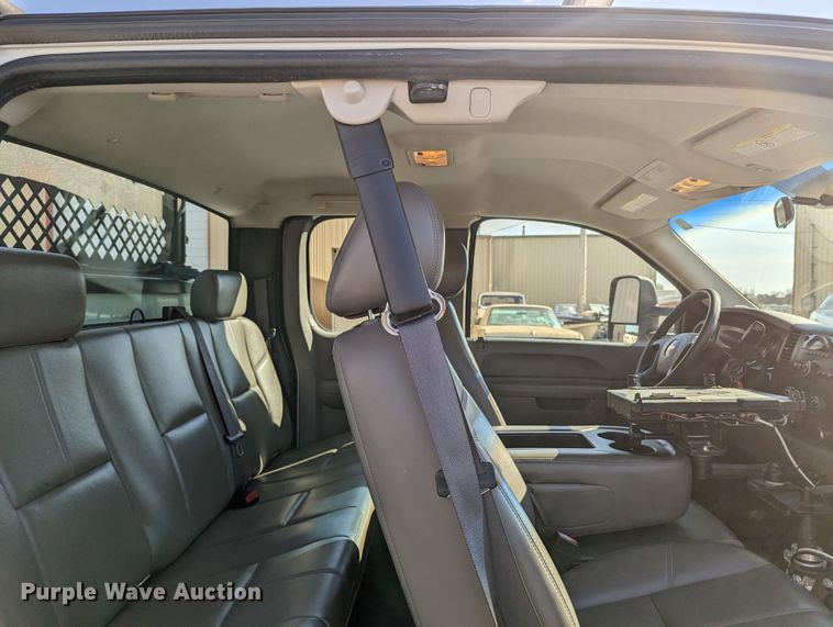 image for item LF9740 2011 Chevrolet Silverado 3500HD  Ext. Cab utility bed pickup truck