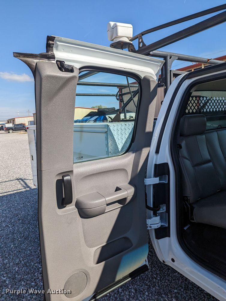 image for item LF9740 2011 Chevrolet Silverado 3500HD  Ext. Cab utility bed pickup truck