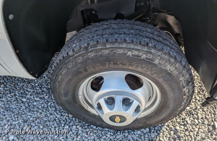 image for item LF9740 2011 Chevrolet Silverado 3500HD  Ext. Cab utility bed pickup truck