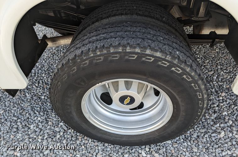 image for item LF9740 2011 Chevrolet Silverado 3500HD  Ext. Cab utility bed pickup truck