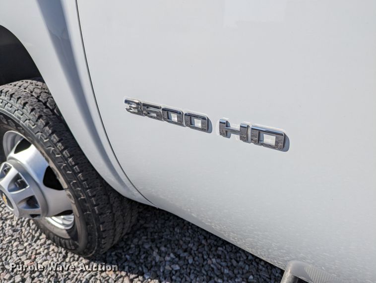 image for item LF9740 2011 Chevrolet Silverado 3500HD  Ext. Cab utility bed pickup truck