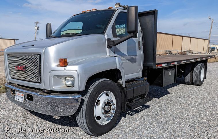 image for item LF9741 2005 GMC C7  flatbed truck