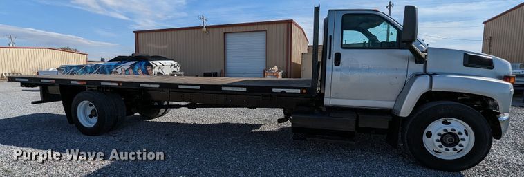 image for item LF9741 2005 GMC C7  flatbed truck