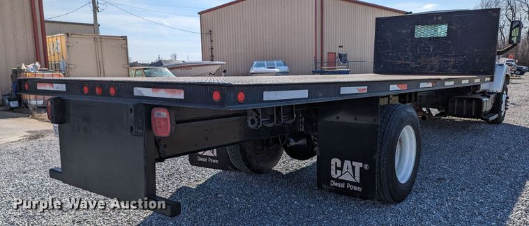 image for item LF9741 2005 GMC C7  flatbed truck