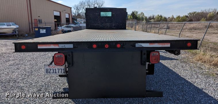 image for item LF9741 2005 GMC C7  flatbed truck