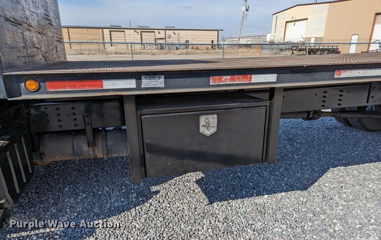 image for item LF9741 2005 GMC C7  flatbed truck