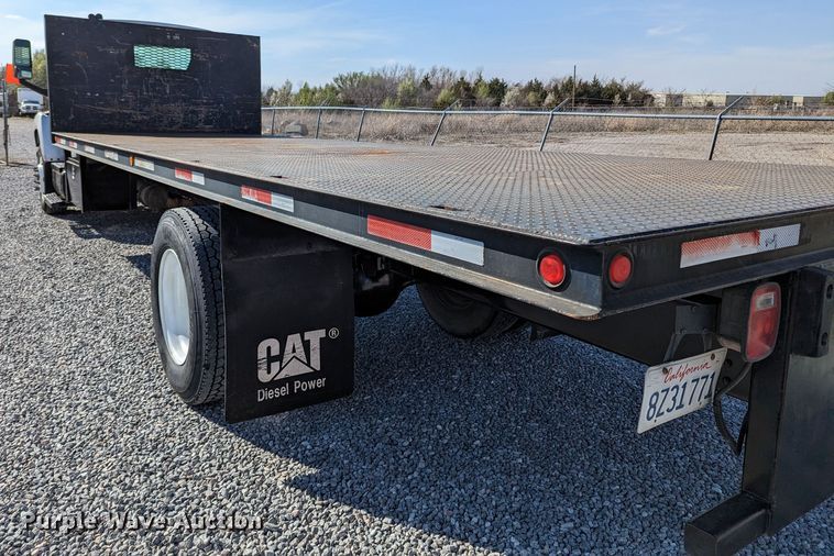 image for item LF9741 2005 GMC C7  flatbed truck