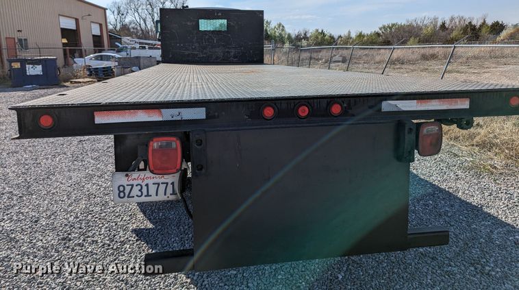 image for item LF9741 2005 GMC C7  flatbed truck