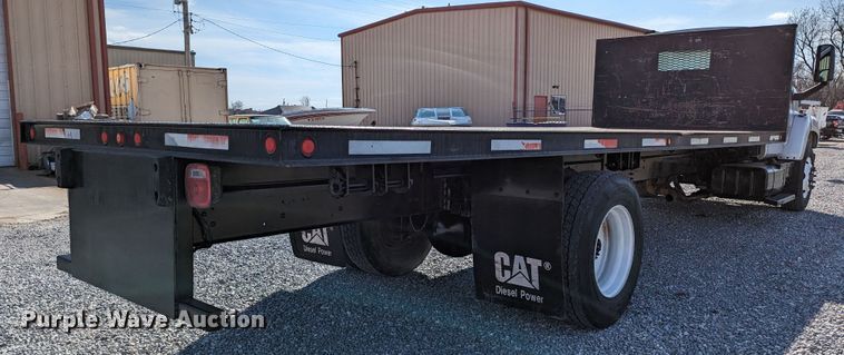 image for item LF9741 2005 GMC C7  flatbed truck