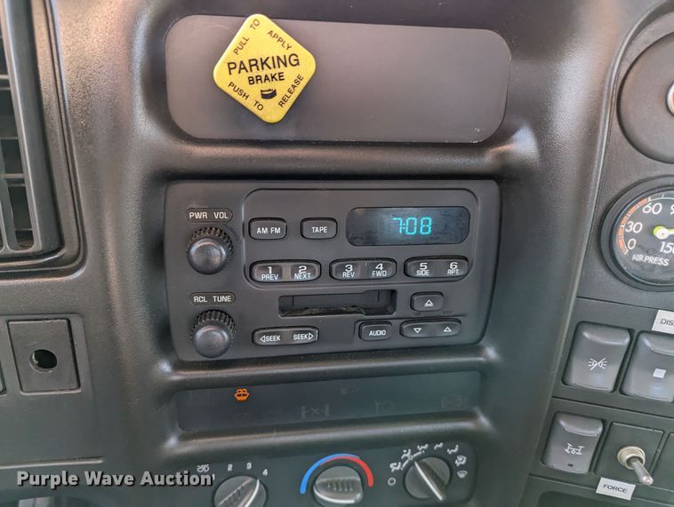 image for item LF9741 2005 GMC C7  flatbed truck