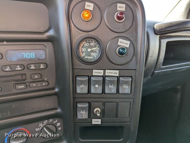 image for item LF9741 2005 GMC C7  flatbed truck