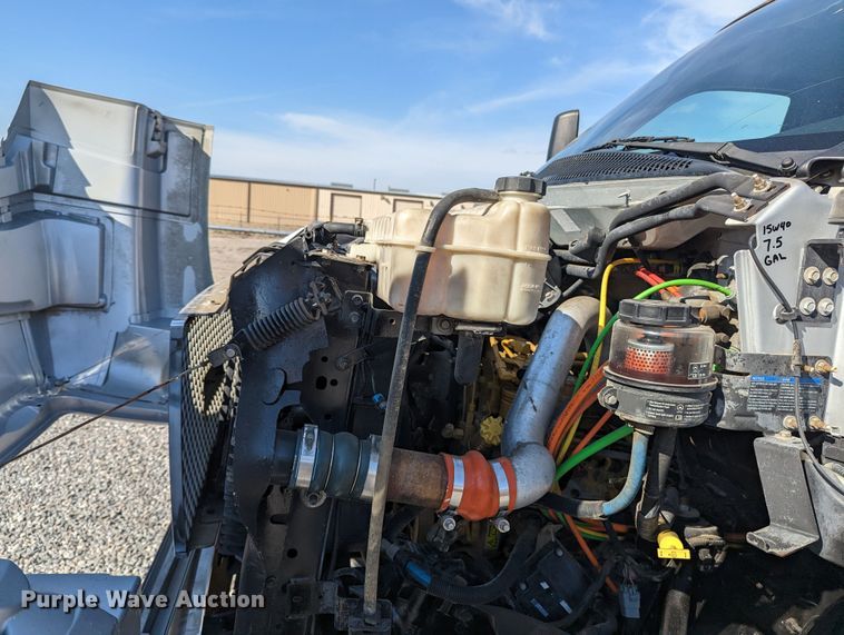 image for item LF9741 2005 GMC C7  flatbed truck