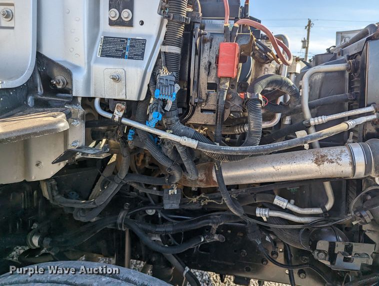 image for item LF9741 2005 GMC C7  flatbed truck