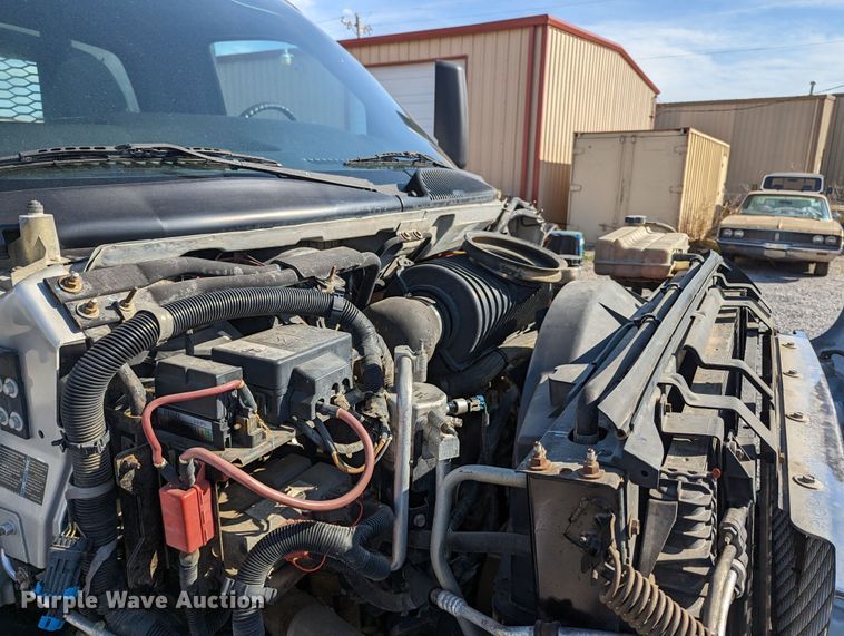 image for item LF9741 2005 GMC C7  flatbed truck