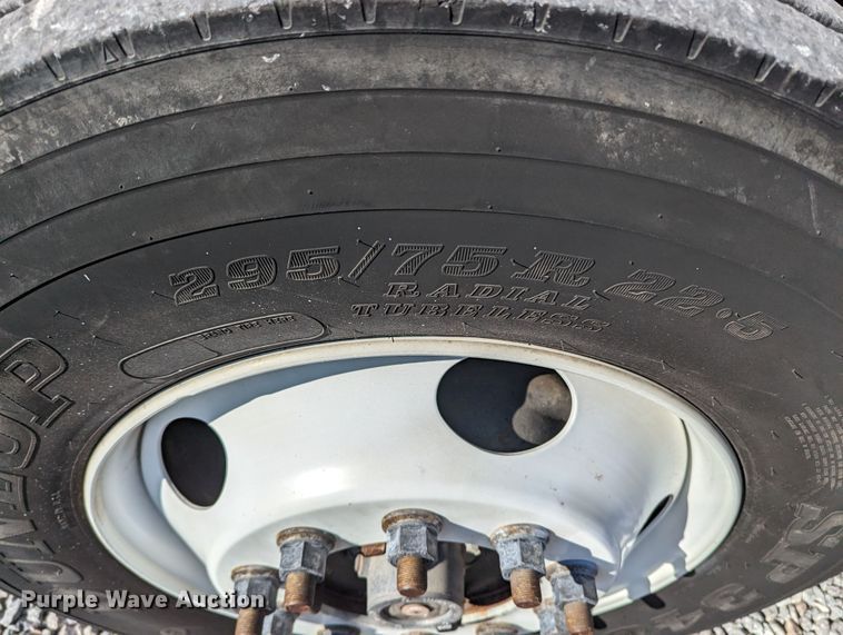 image for item LF9741 2005 GMC C7  flatbed truck