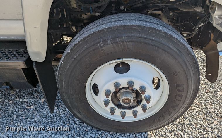 image for item LF9741 2005 GMC C7  flatbed truck