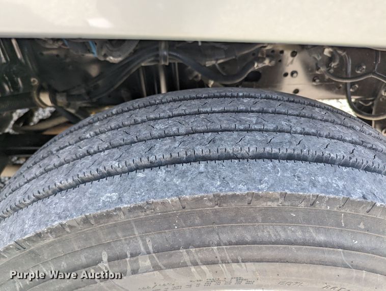 image for item LF9741 2005 GMC C7  flatbed truck