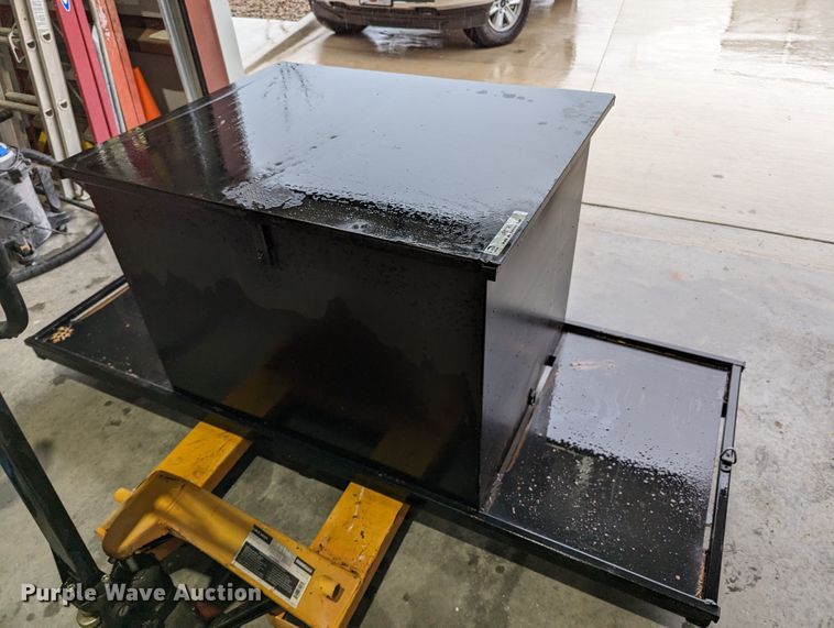 image for item LF9746 Jobsite box