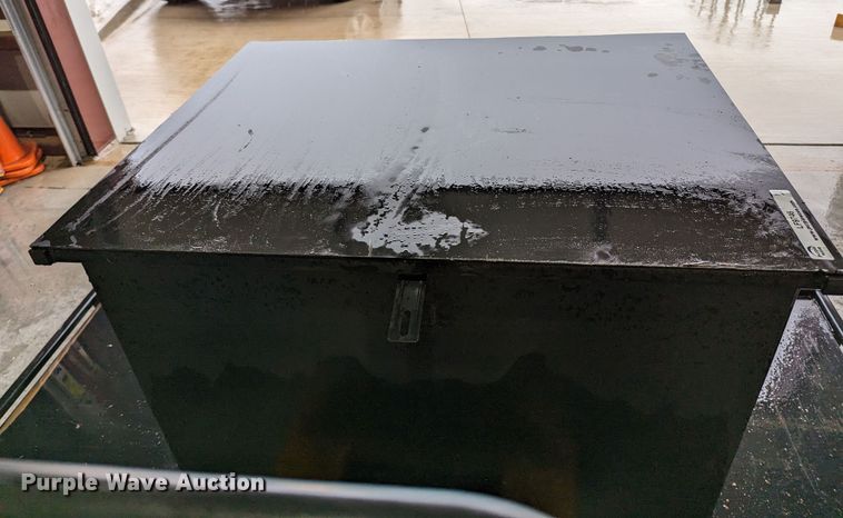 image for item LF9746 Jobsite box