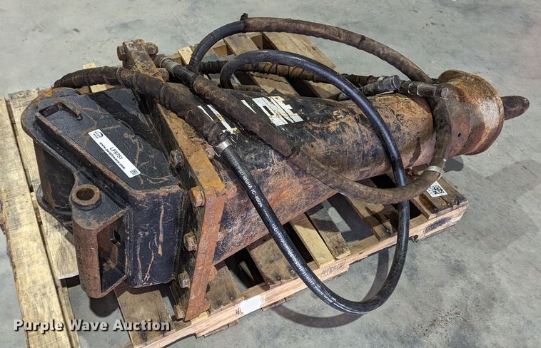 image for item LF9751 Bobcat HB1180  breaker