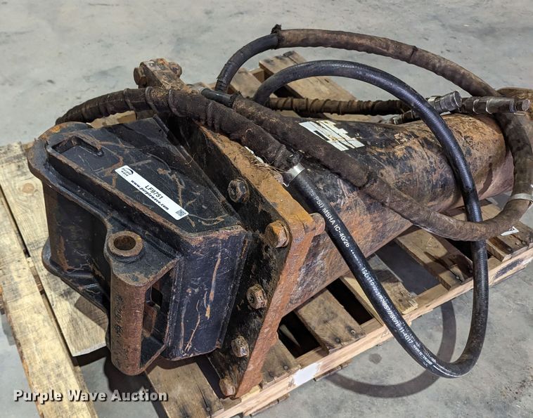 image for item LF9751 Bobcat HB1180  breaker