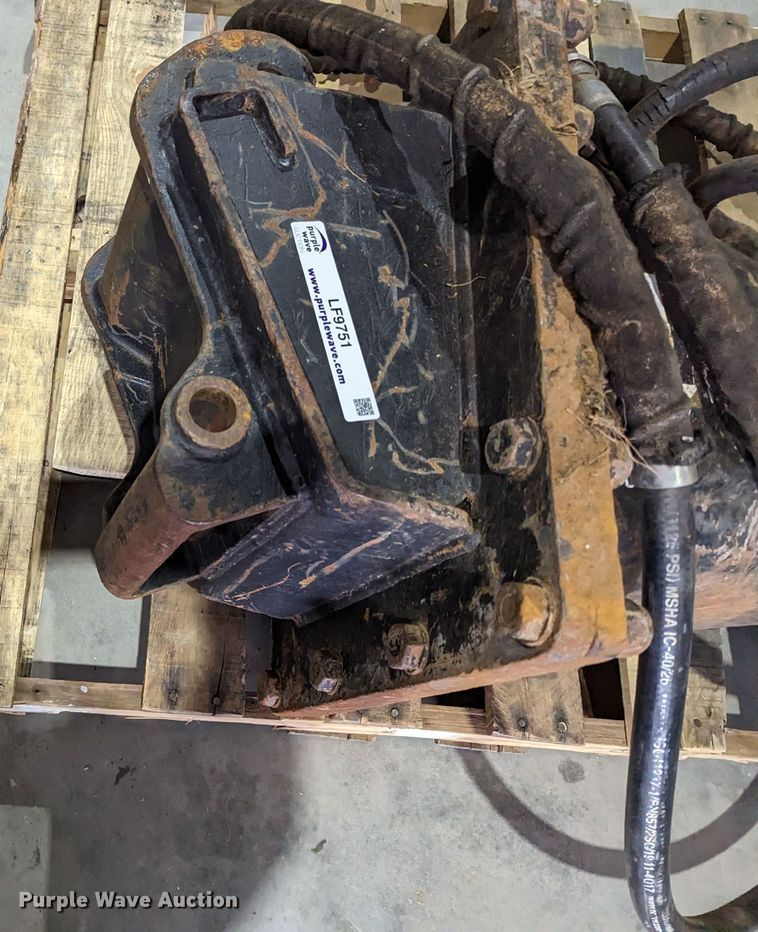 image for item LF9751 Bobcat HB1180  breaker