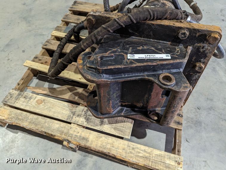 image for item LF9751 Bobcat HB1180  breaker