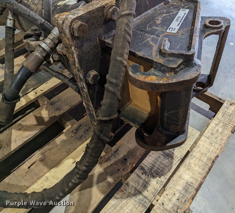 image for item LF9751 Bobcat HB1180  breaker