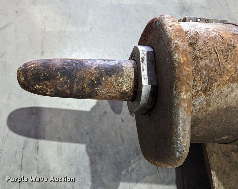 image for item LF9751 Bobcat HB1180  breaker