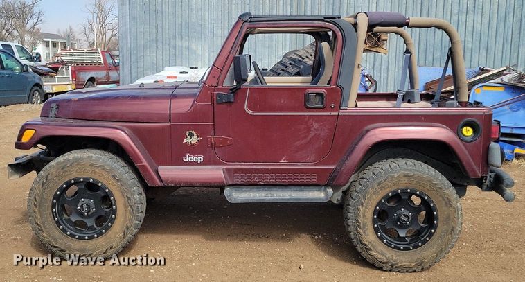 image for item LG9520 2002 Jeep Wrangler  SUV