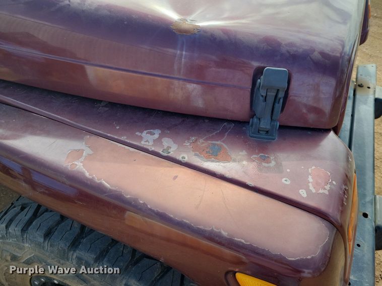 image for item LG9520 2002 Jeep Wrangler  SUV