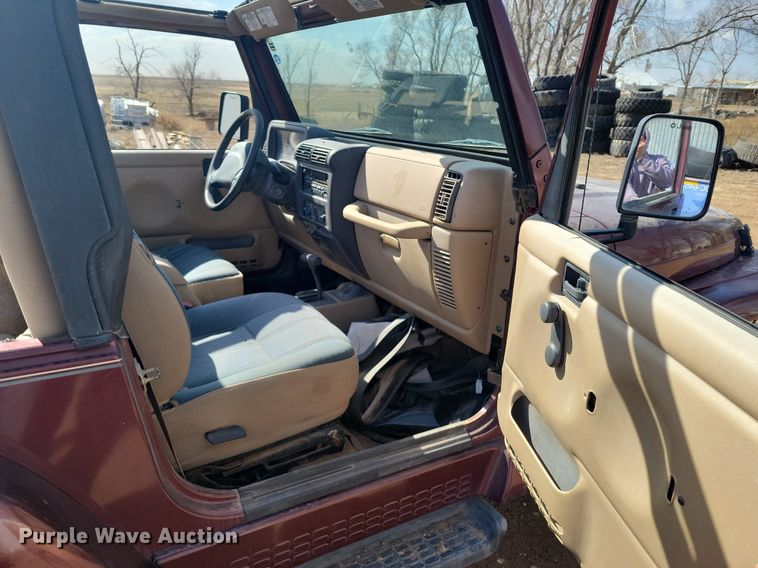 image for item LG9520 2002 Jeep Wrangler  SUV