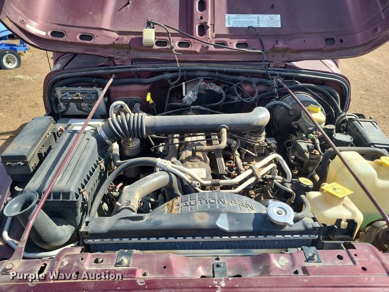 image for item LG9520 2002 Jeep Wrangler  SUV