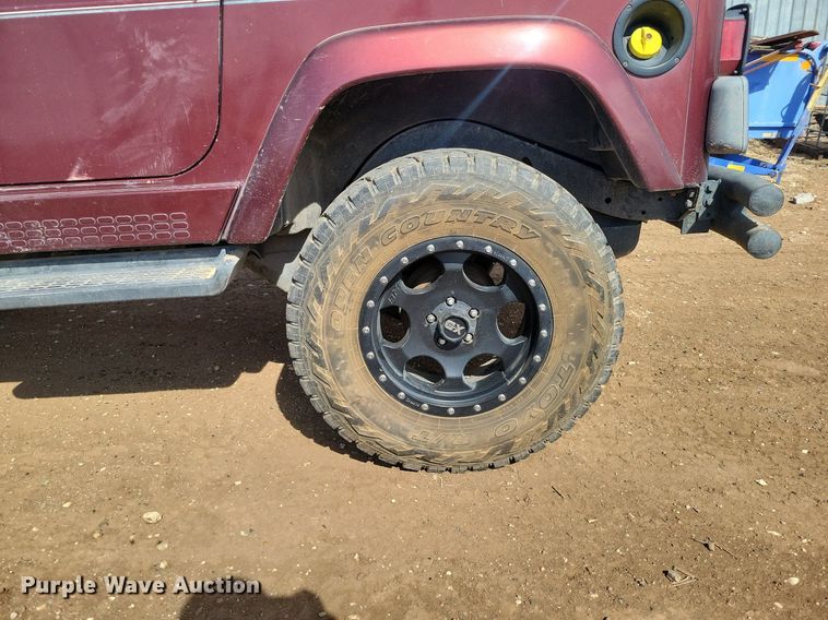 image for item LG9520 2002 Jeep Wrangler  SUV