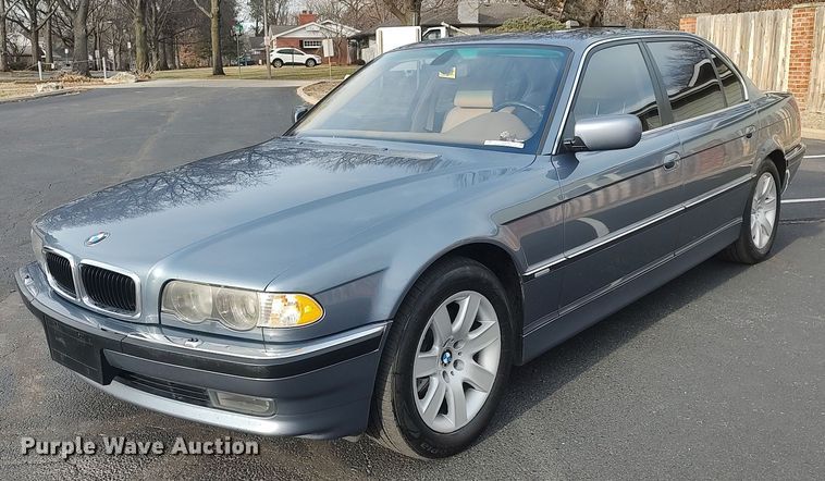 image for item LG9589 2001 BMW 740iL