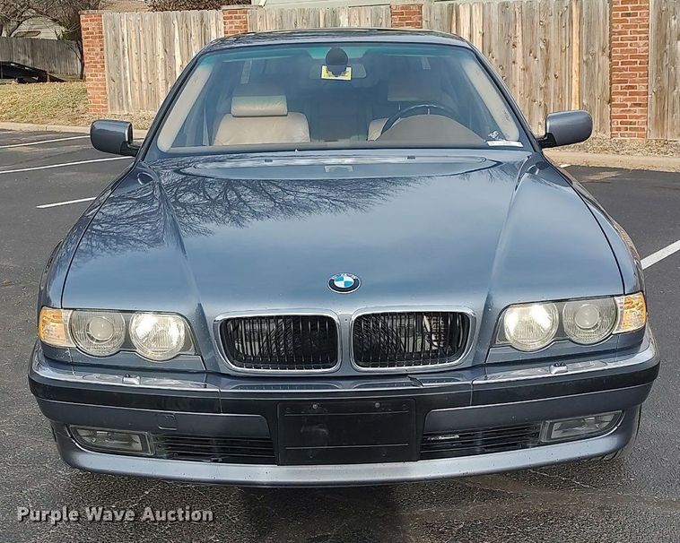 image for item LG9589 2001 BMW 740iL