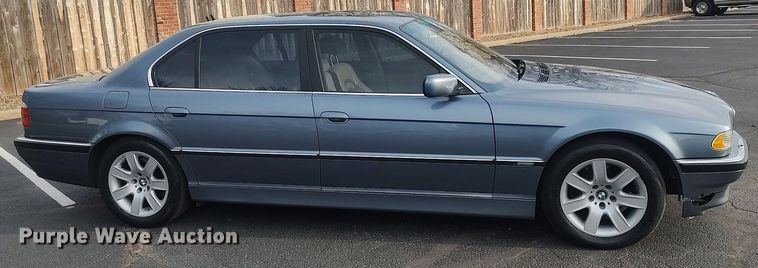 image for item LG9589 2001 BMW 740iL