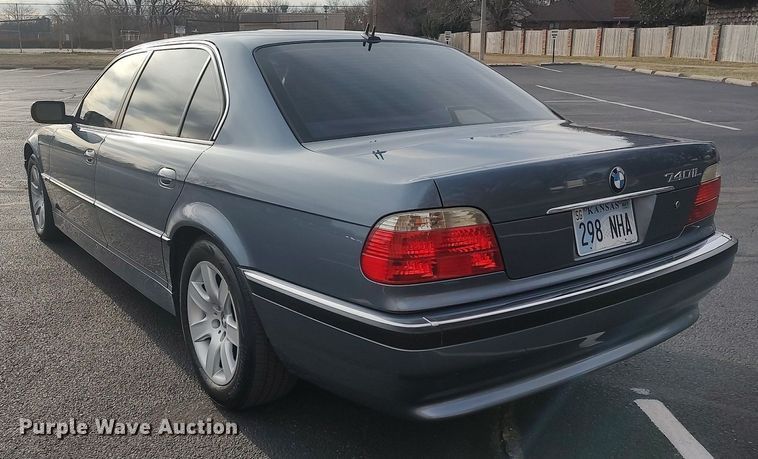 image for item LG9589 2001 BMW 740iL